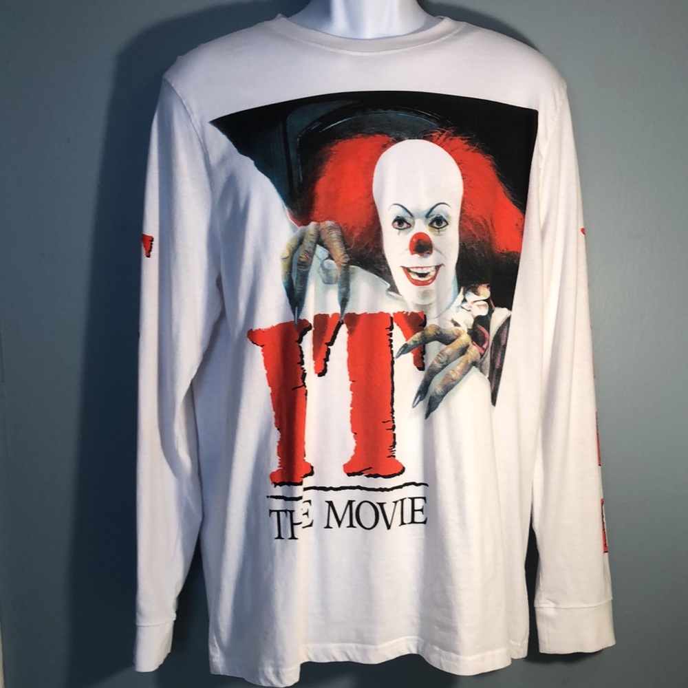 IT long sleeved shirt
